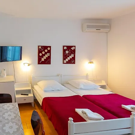 Pensjonat Tinka, No 9 3*