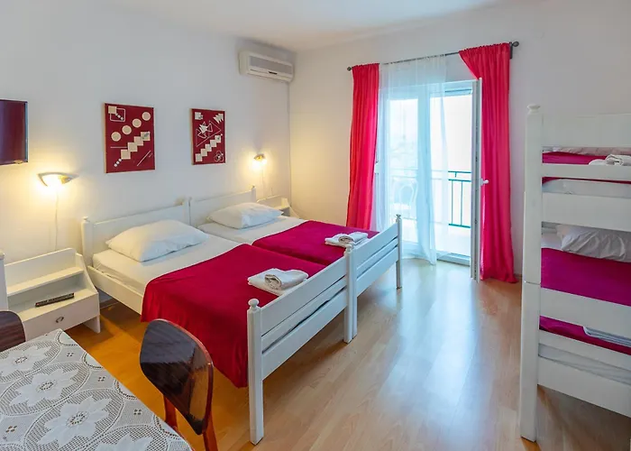Guest house Tinka, No 9 Starigrad Paklenica