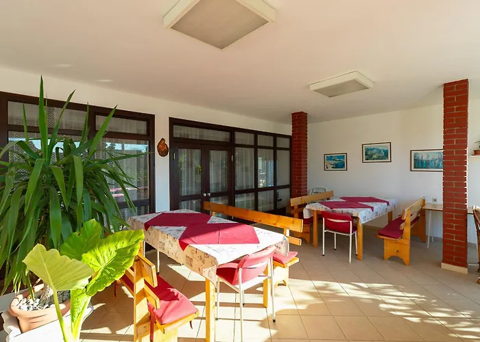 Tinka, No 9 Pensjonat 3*