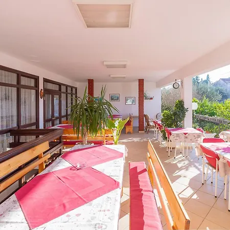 Tinka, No 9 Apartment